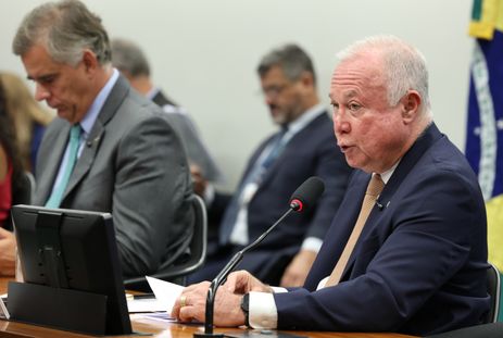 Brasília-DF – 15/04/2026 – Reunião da Comissão de Constituição e Justiça (CCJ) da Câmara para leitura do relatório do deputado Paulo Azi da proposta de emenda à Constituição (PEC 221/2019) que reduz a jornada de trabalho a 36 horas. A oposição pediu vistas. Foto: Lula Marques/ Agência Brasil.