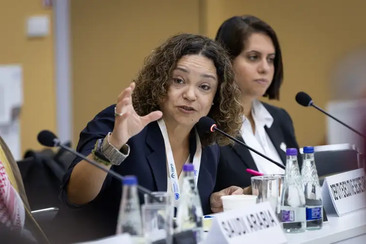 Brasília (DF), 27/08/2026 - Andrea Meza, secretária-executiva adjunta da UNCCD, em reunião na COP17.
Foto: Kiara Worth/UNCCD