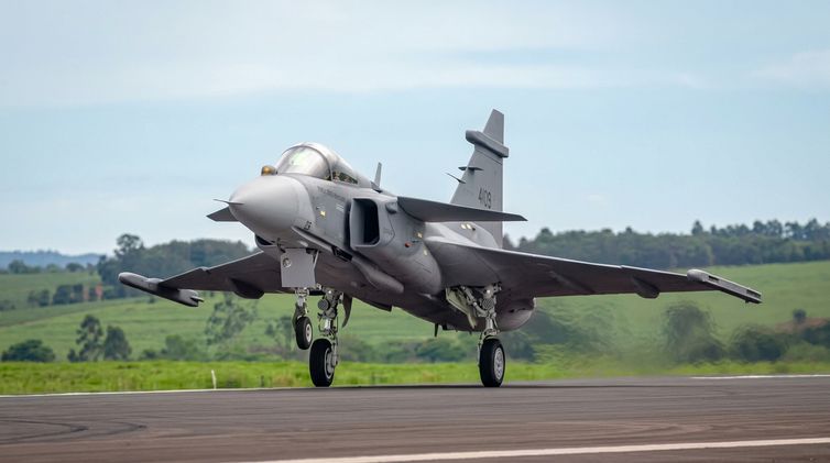 09/10/2026 - Primeiro Gripen E produzido no Brasil faz voo inaugural no interior de SP — Foto: Divulgação/Embraer